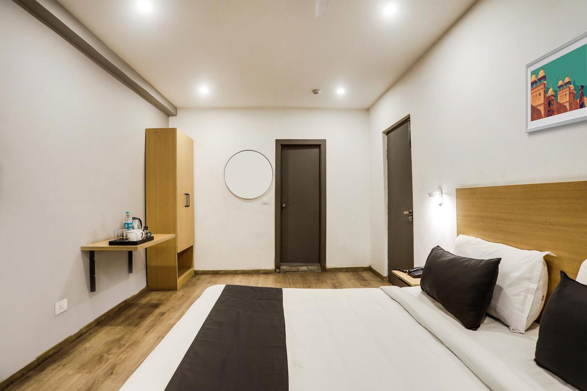Townhouse Rajdhani Residency Sururnagar Exteriör bild