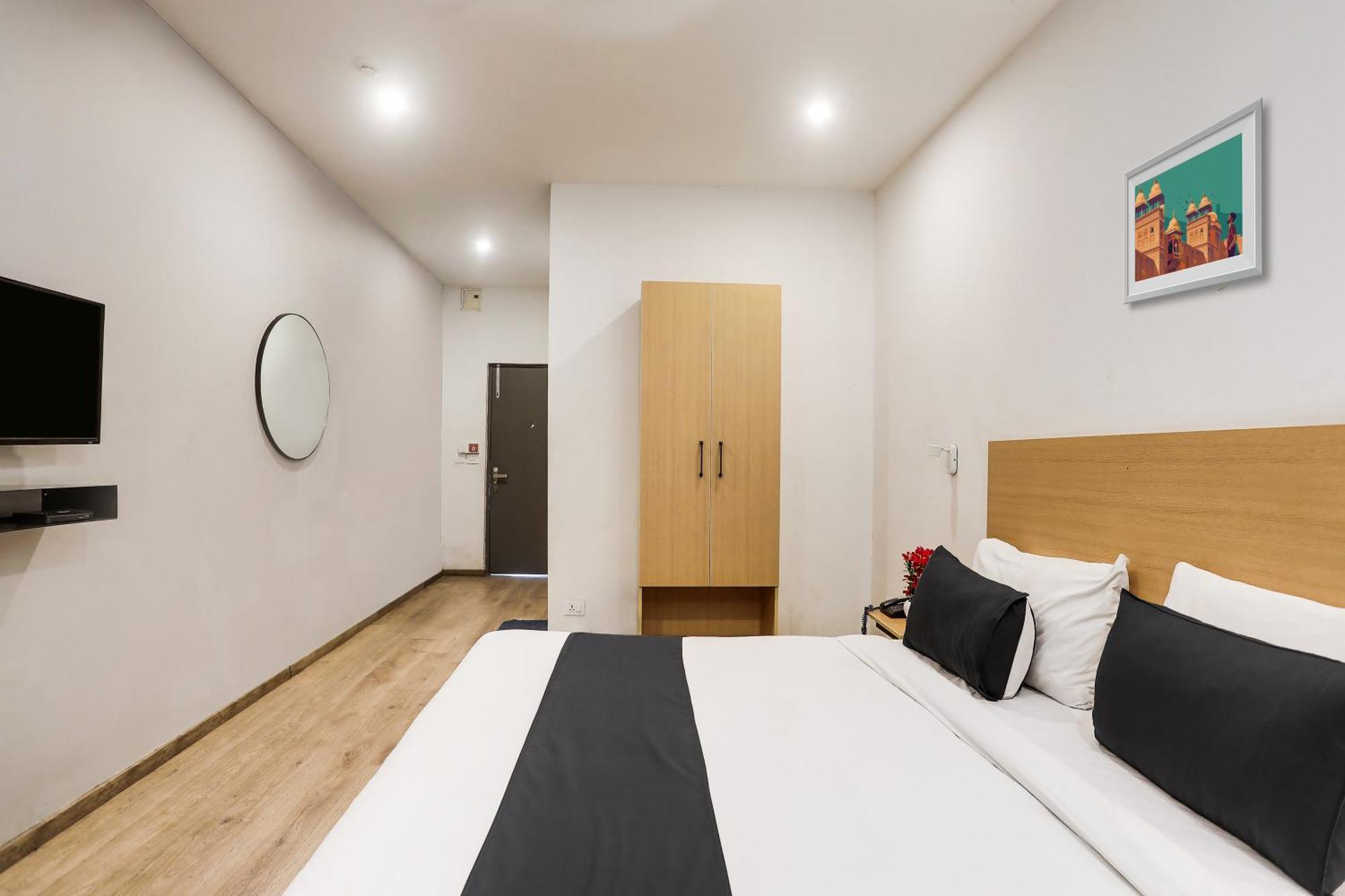 Townhouse Rajdhani Residency Sururnagar Exteriör bild
